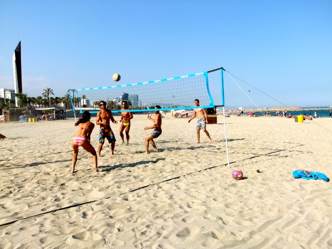 Volleyball sur les plages de Barcelone